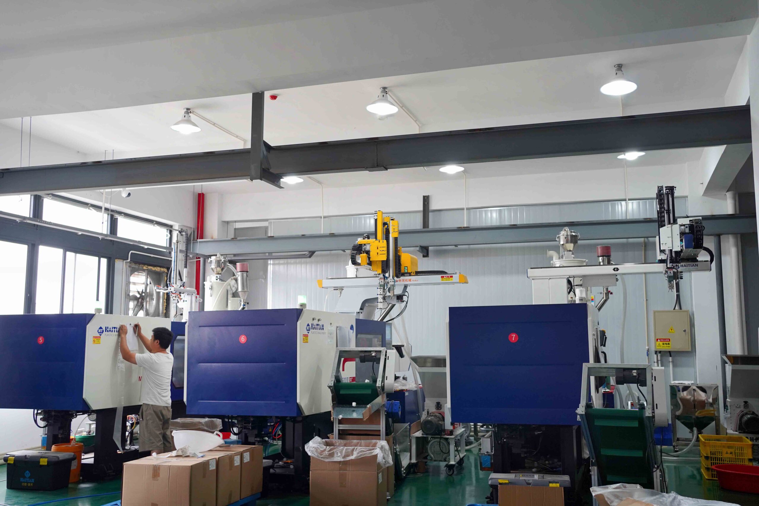 Injection Molding Production Line 02 Legend Cap